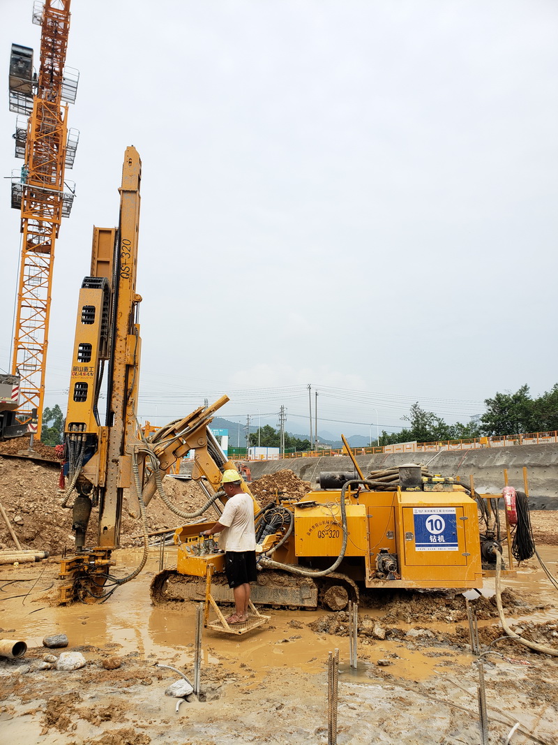 前山全液压多功能钻机施工 前山全液压多功能钻机施工